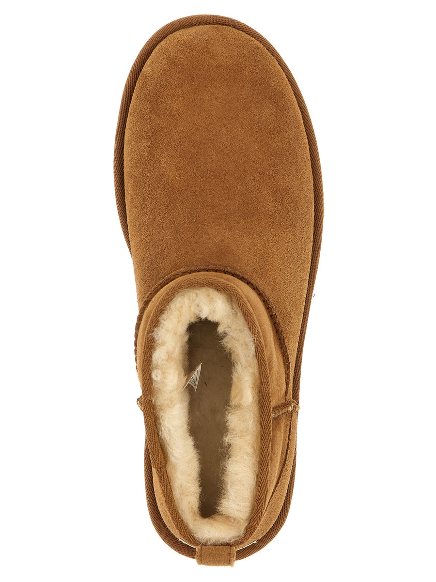 UGG M Classic Ultra Mini Ankle Boots for Men Cozy Reverse Sheepskin Suede with Lightweight Treadlite Traction
