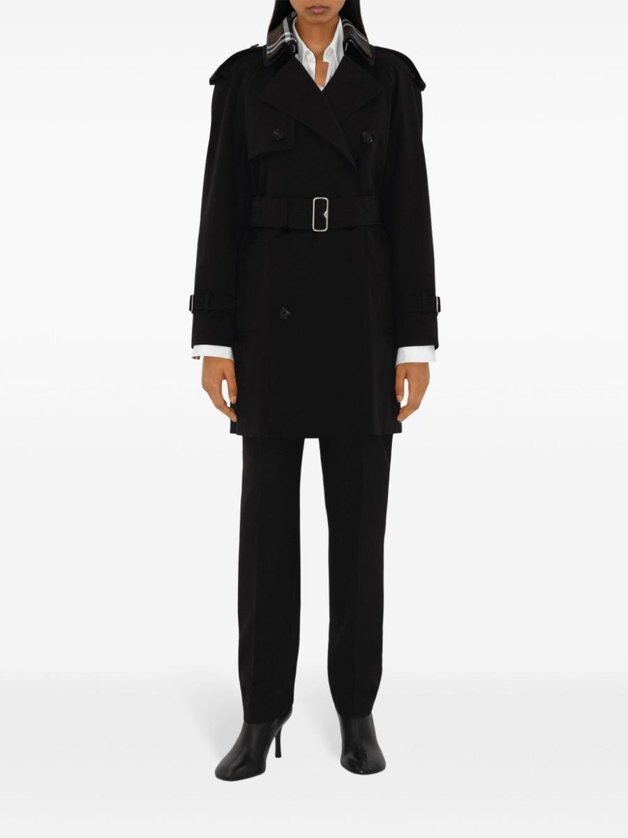 Burberry Detachable Collar Trench Coat For Women Timeless Luxury Outerwear With Two Distinct Looks In One Coat