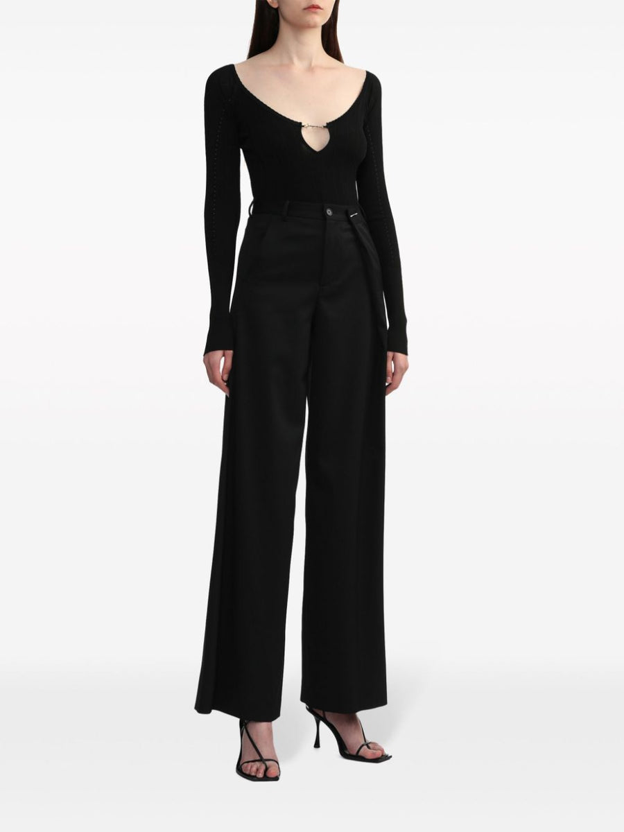 Jacquemus Le Haut Pralu Top Sleek Black Knit with V Neck Ribbed Cuffs for Refined Modern Women