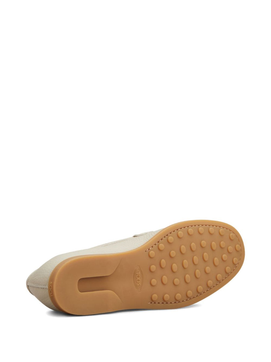 Tod's Leather Loafers For Women Beige Calf Leather Slip On With Gold Tone Hardware Timeless Topstitching