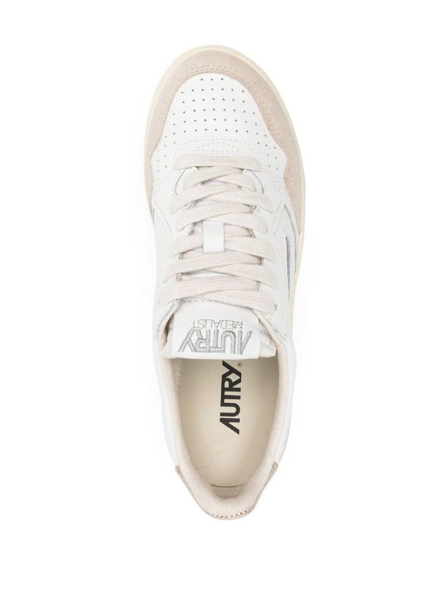 Autry Medalist Low Leather Sneakers For Women With Everyday Comfort And Gold Detail