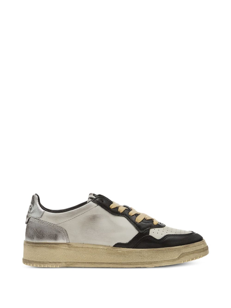 Autry Medalist Super Vintage Low Sneakers For Men Leather Black Retro Style With Timeless Vintage Details