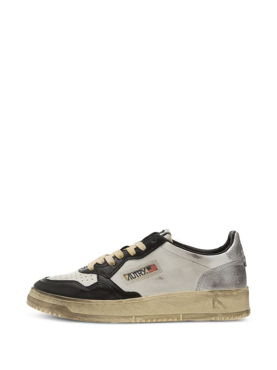 Autry Medalist Super Vintage Low Sneakers For Men Leather Black Retro Style With Timeless Vintage Details