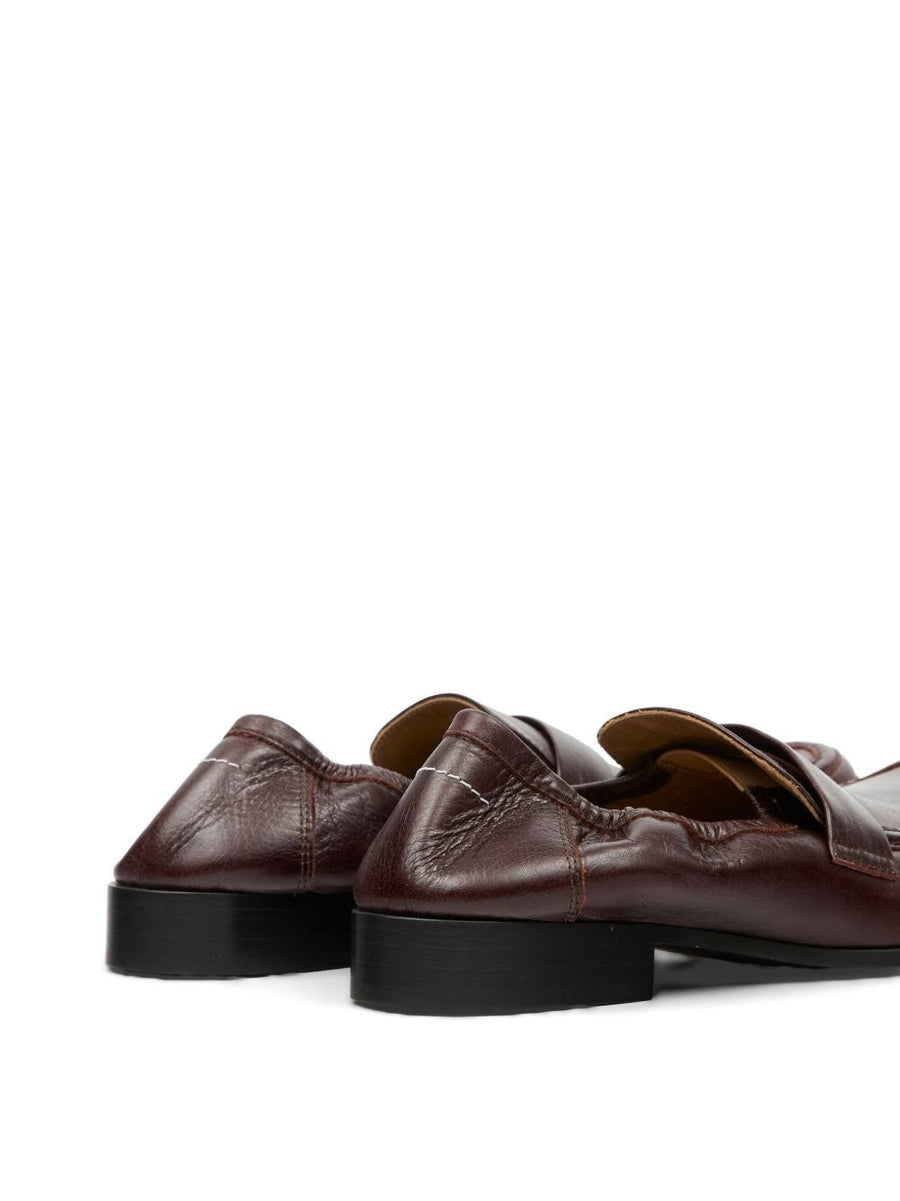 MM6 Maison Margiela Swing Toe Leather Loafers For Women Slip On Comfort Signature Stitch Timeless Luxury