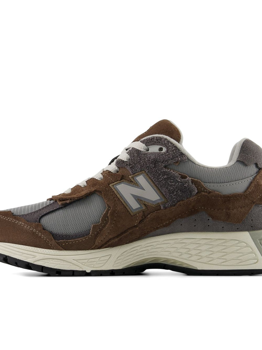 New Balance M2002D Shoes for Men Premium Calf Suede Upper Breathable Mesh Everyday Sneaker
