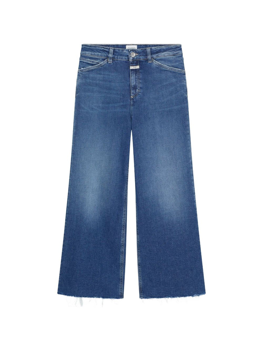 Closed Cropped Denim Jeans For Women With Light Blue Finish And Frayed Hem Versatile Everyday Wear