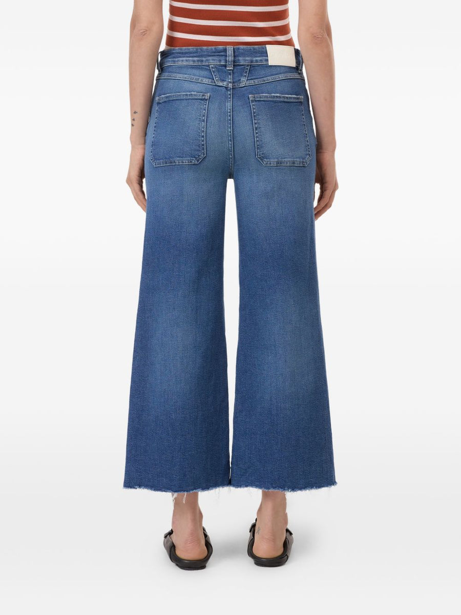 Closed Cropped Denim Jeans For Women With Light Blue Finish And Frayed Hem Versatile Everyday Wear