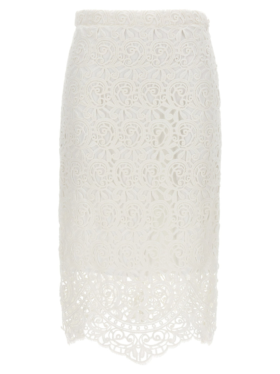 Burberry Lace Skirt With Satin Lining Delicate Lace Exterior For Women Timeless Luxury