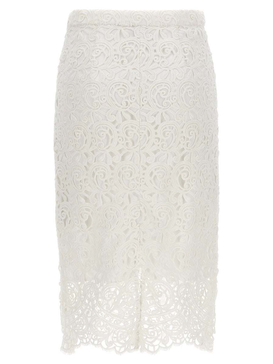 Burberry Lace Skirt With Satin Lining Delicate Lace Exterior For Women Timeless Luxury